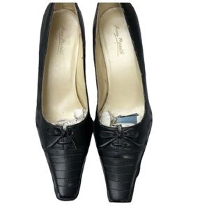Anne Michelle size 10 classic black leather pumps rubber sole perfect